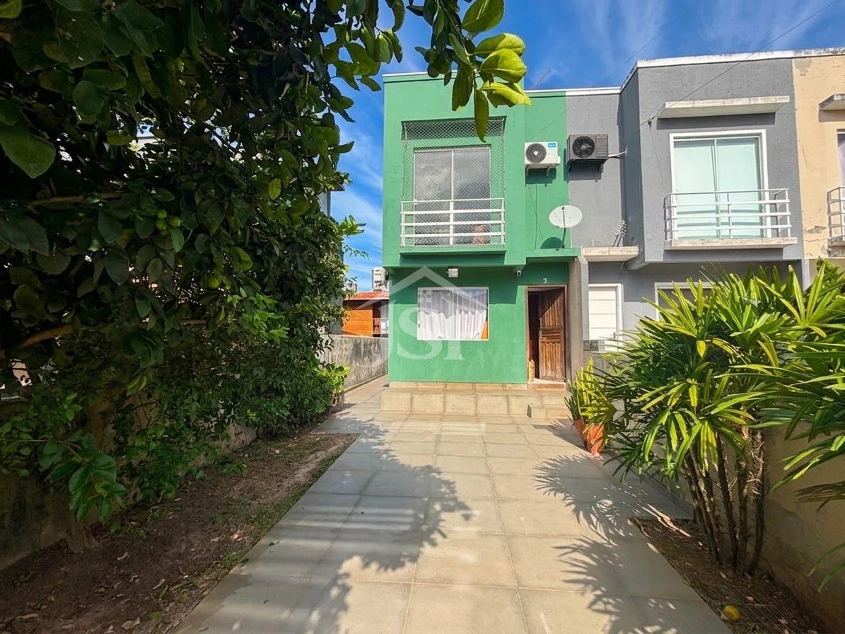 Casa com 2 Dormitórios, 2 Banheiros e 2 Vagas de Garagem